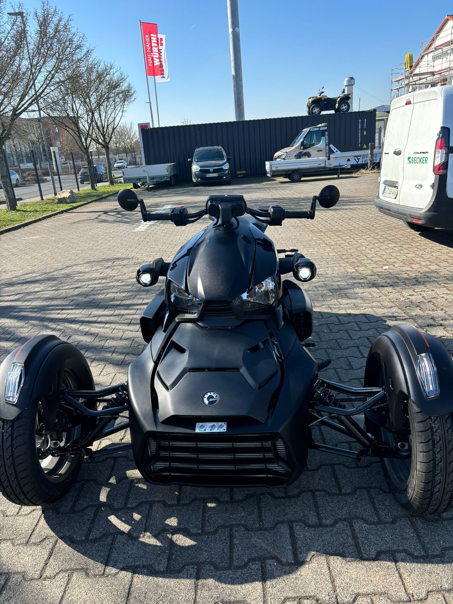 Can-Am Ryker Frontansicht in mattschwarz